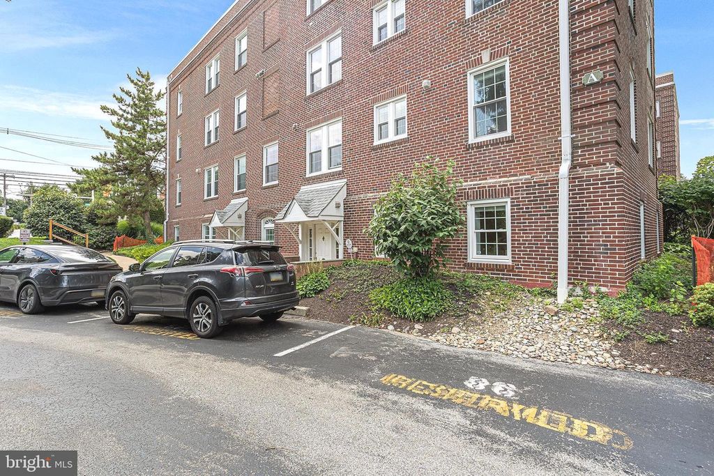 104 WOODSIDE RD #A-103, Haverford, PA 19041