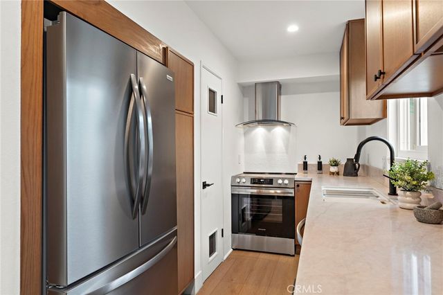 19791 Cambridge Lane, Huntington Beach, CA 92646