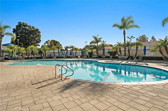 19791 Cambridge Lane, Huntington Beach, CA 92646