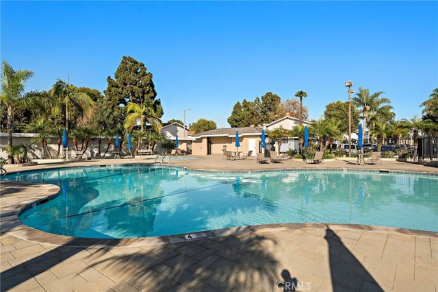 19791 Cambridge Lane, Huntington Beach, CA 92646