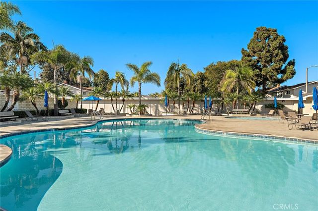19791 Cambridge Lane, Huntington Beach, CA 92646