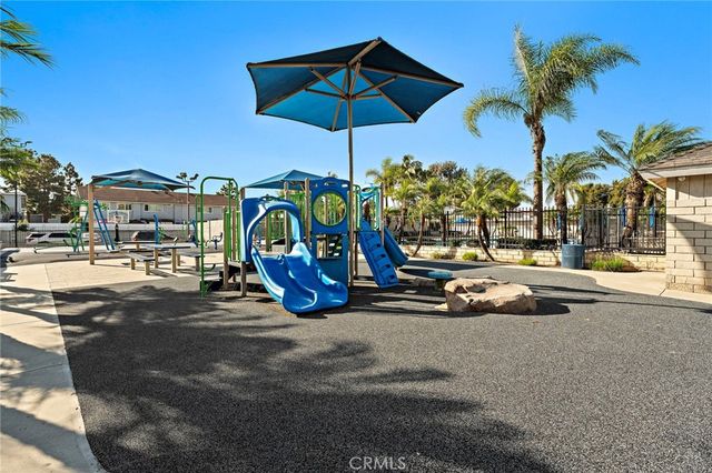 19791 Cambridge Lane, Huntington Beach, CA 92646