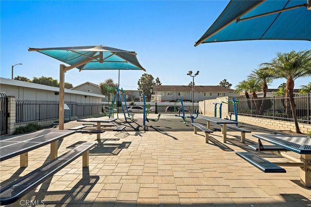 19791 Cambridge Lane, Huntington Beach, CA 92646