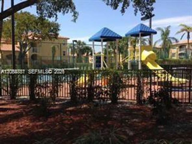 155 NW 96th Terrace 2-202, Pembroke Pines, FL 33024