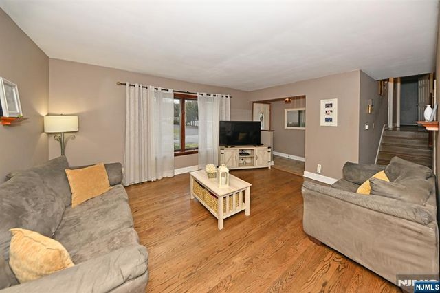 243 Devon Road, Twp Of Washington, NJ 07676