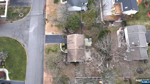 243 Devon Road, Twp Of Washington, NJ 07676