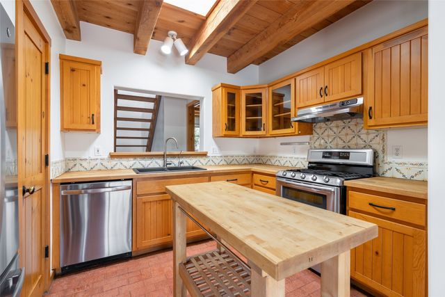 11 Cuesta Lane, Santa Fe, NM 87508