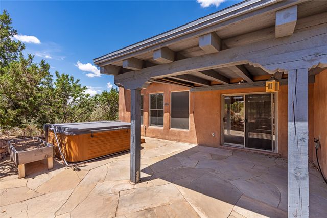 11 Cuesta Lane, Santa Fe, NM 87508