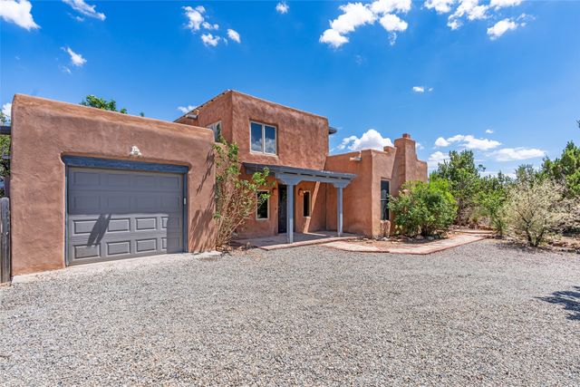 11 Cuesta Lane, Santa Fe, NM 87508