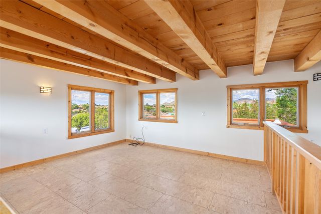 11 Cuesta Lane, Santa Fe, NM 87508