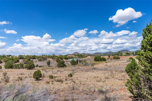 11 Cuesta Lane, Santa Fe, NM 87508