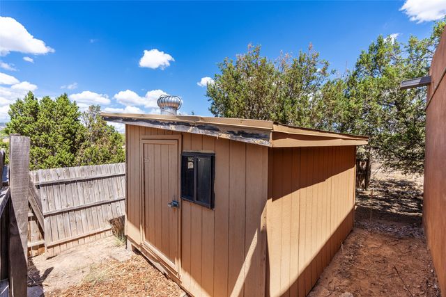 11 Cuesta Lane, Santa Fe, NM 87508