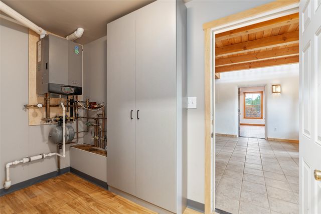 11 Cuesta Lane, Santa Fe, NM 87508