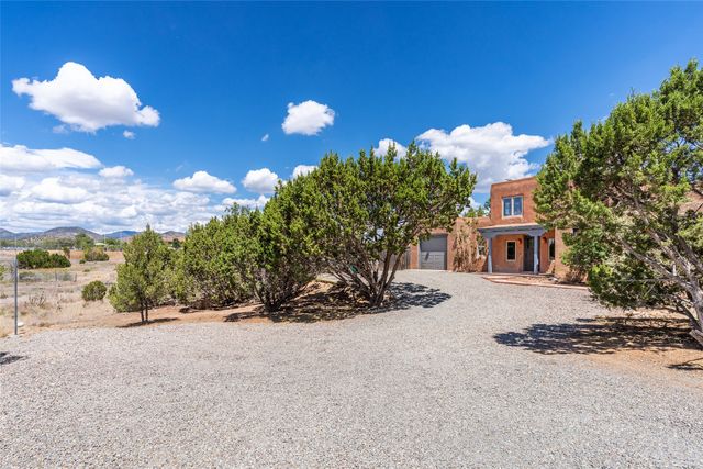 11 Cuesta Lane, Santa Fe, NM 87508