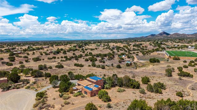 11 Cuesta Lane, Santa Fe, NM 87508