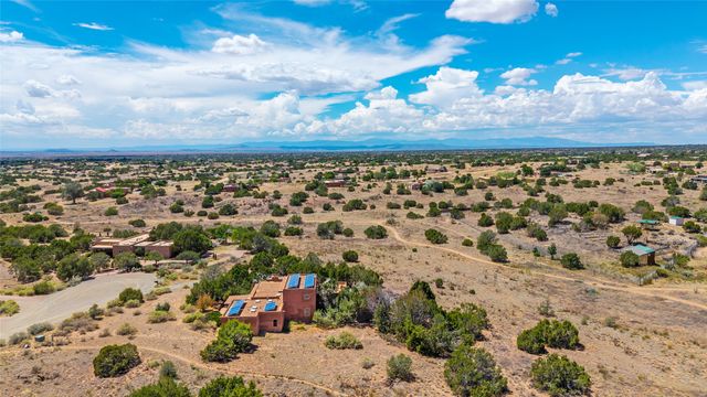 11 Cuesta Lane, Santa Fe, NM 87508