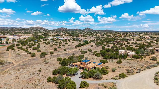 11 Cuesta Lane, Santa Fe, NM 87508