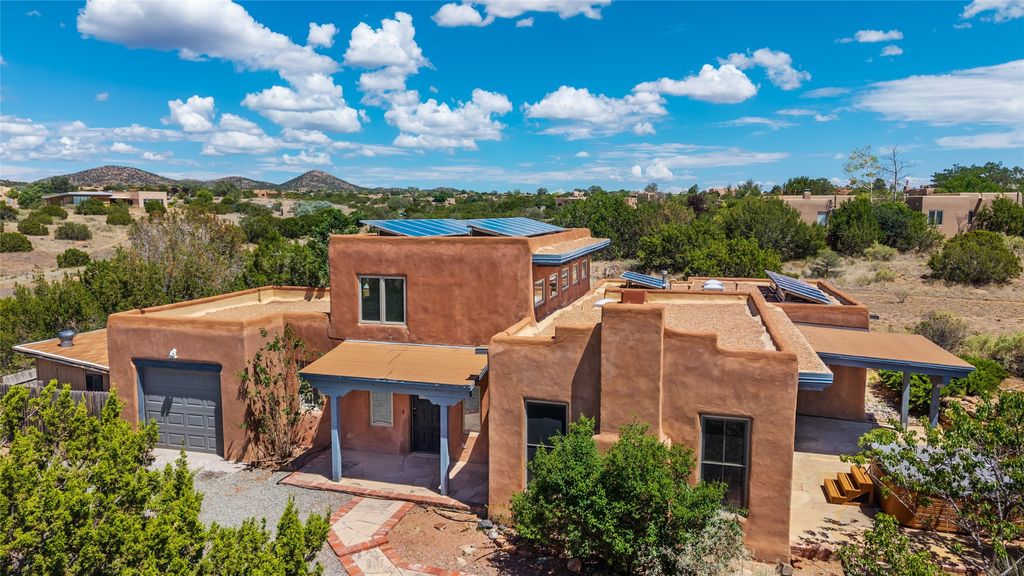 11 Cuesta Lane, Santa Fe, NM 87508