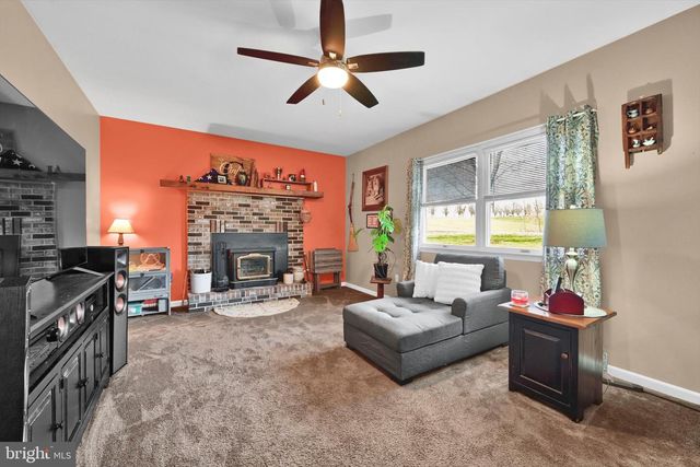 73 HENNE RD, Bernville, PA 19506