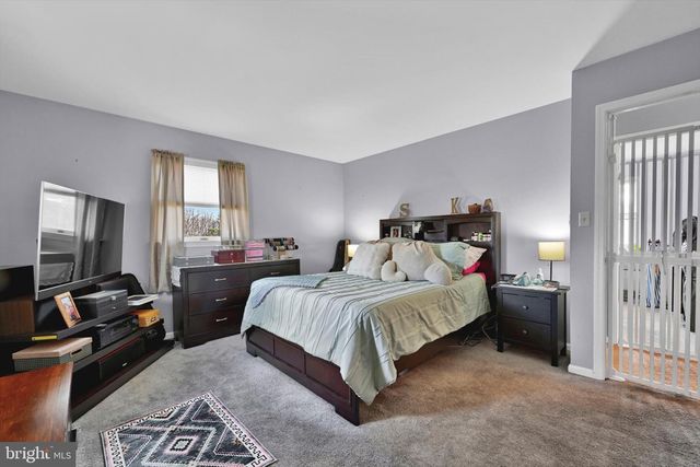 73 HENNE RD, Bernville, PA 19506