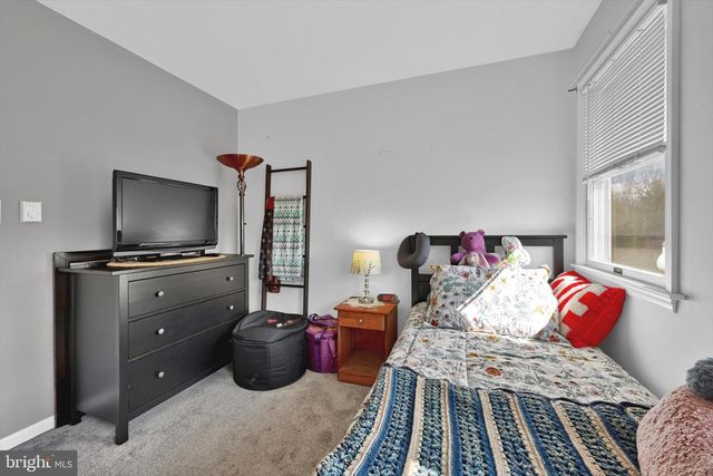 73 HENNE RD, Bernville, PA 19506