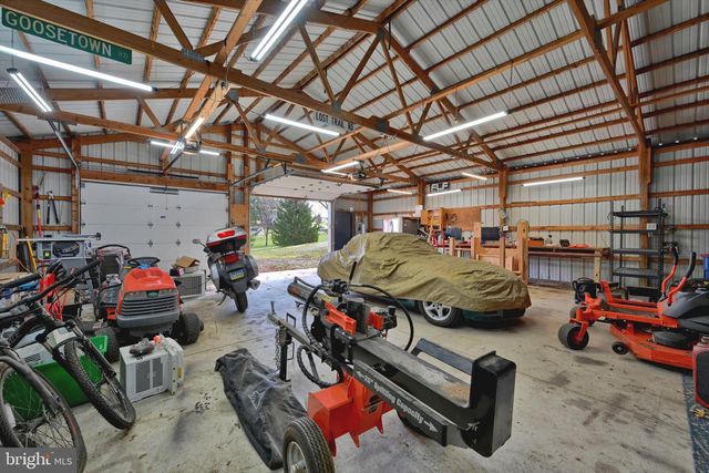 73 HENNE RD, Bernville, PA 19506