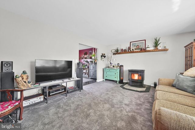 73 HENNE RD, Bernville, PA 19506