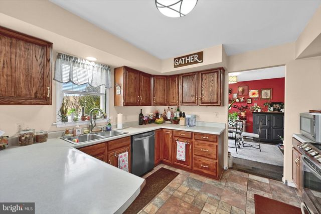 73 HENNE RD, Bernville, PA 19506