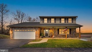 73 HENNE RD, Bernville, PA 19506