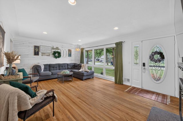 820 Powell Street N, Big Lake, MN 55309