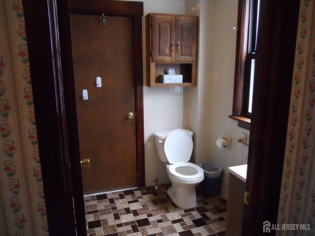 99 Washington Avenue, Carteret, NJ 07008