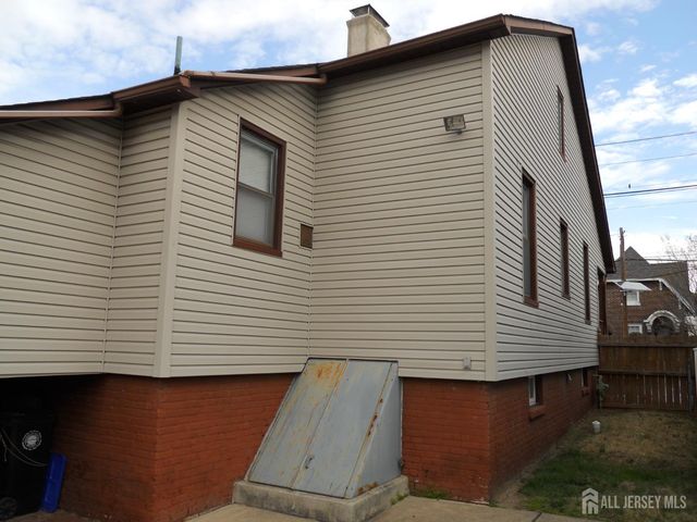 99 Washington Avenue, Carteret, NJ 07008