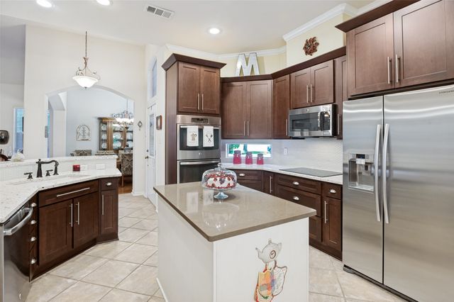 412 Hideaway Court, Euless, TX 76039