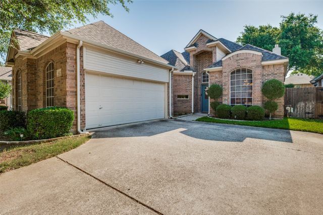 412 Hideaway Court, Euless, TX 76039