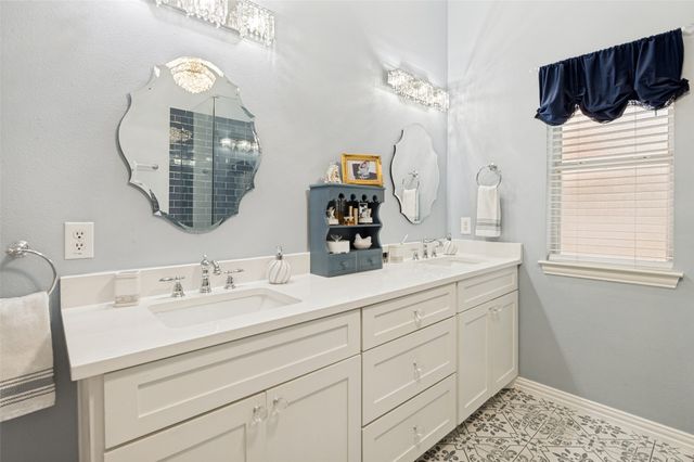 412 Hideaway Court, Euless, TX 76039