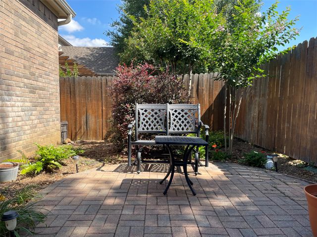 412 Hideaway Court, Euless, TX 76039