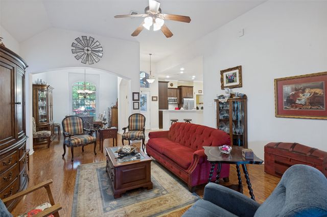 412 Hideaway Court, Euless, TX 76039