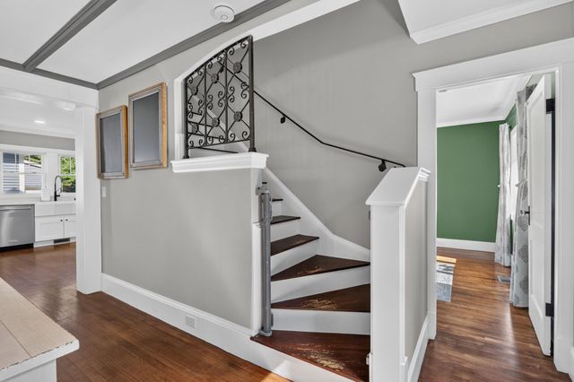 50 Lewis St, Franklin, MA 02038