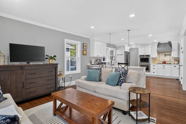 50 Lewis St, Franklin, MA 02038