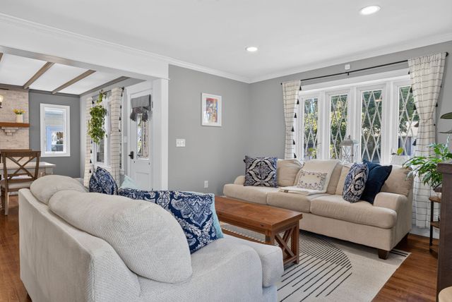 50 Lewis St, Franklin, MA 02038