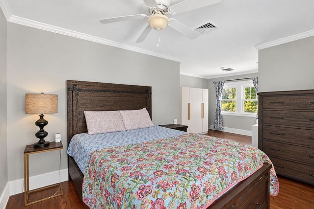 50 Lewis St, Franklin, MA 02038