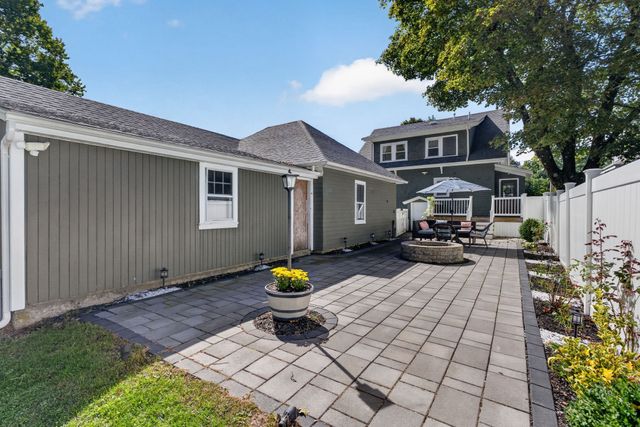 50 Lewis St, Franklin, MA 02038