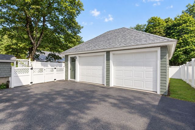 50 Lewis St, Franklin, MA 02038