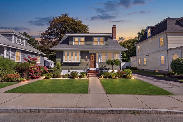 50 Lewis St, Franklin, MA 02038