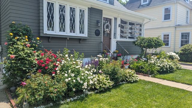 50 Lewis St, Franklin, MA 02038