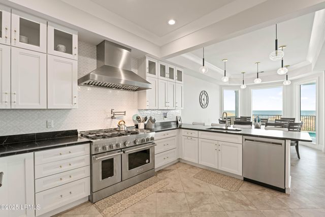 10 Collier Beach Road, Hilton Head Island, SC 29928