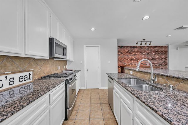 1720 Bevis Street, Houston, TX 77008