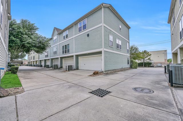 1720 Bevis Street, Houston, TX 77008