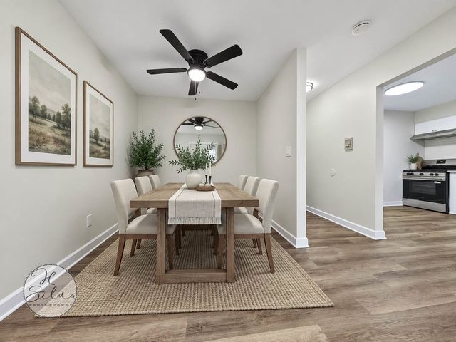 131 W Ellis Avenue 21, Libertyville, IL 60048