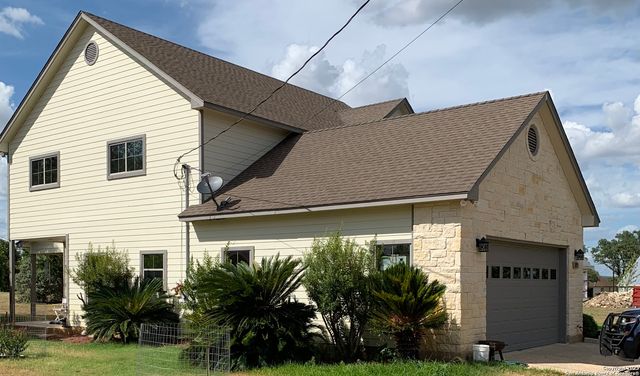 177 Knollwood Cir, Bandera, TX 78003